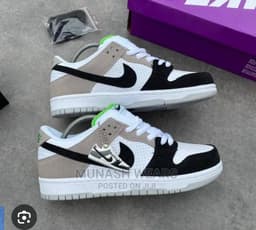UNISEX SNEAKERS